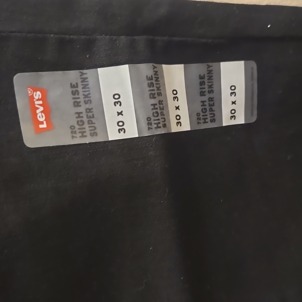 Levi's Women's Skinny Jeans - Black - Picture 3 of 7